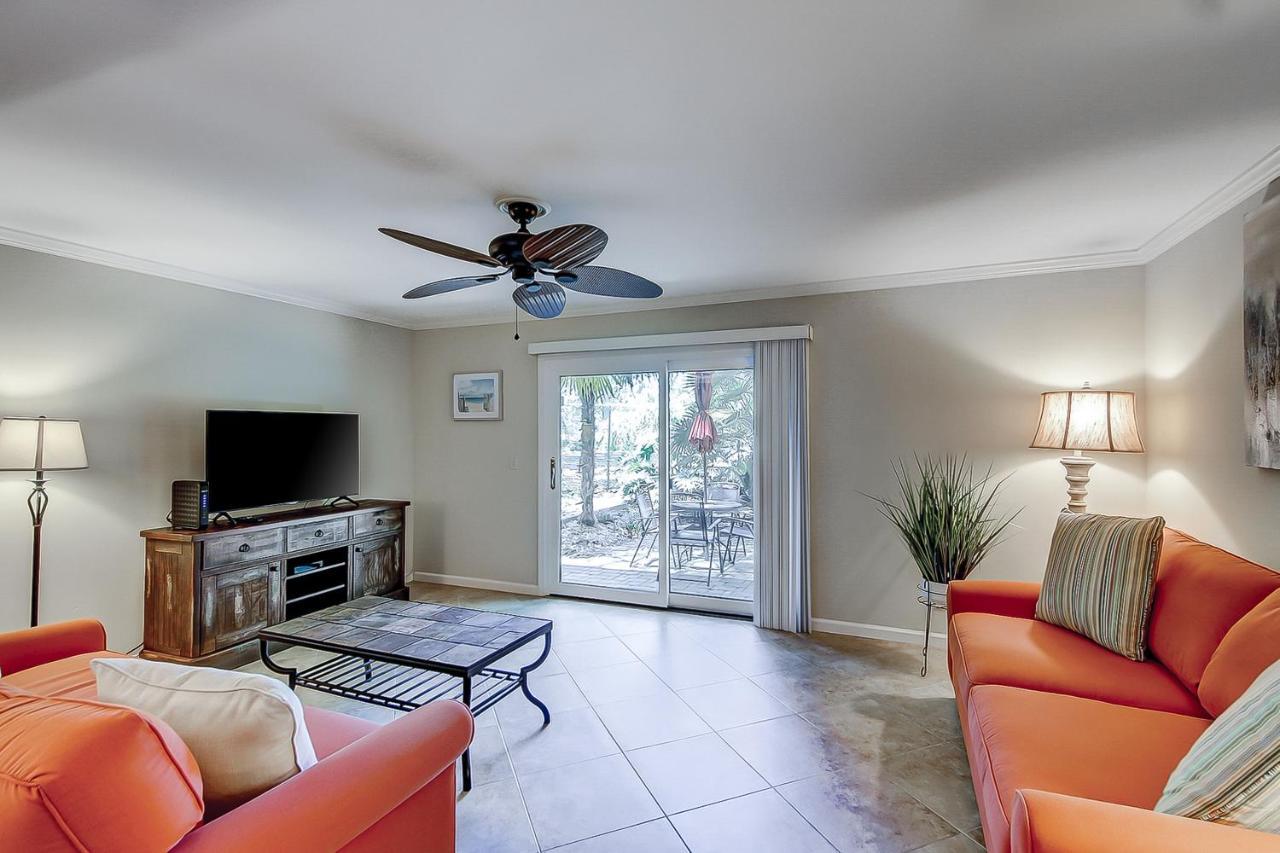Stones Throw Villa Hilton Head Island Room photo